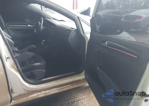 2015 Volkswagen Golf Gti 2.0T Autobahn 4-Door z USA, uszkodzony, nr VIN 3VW4T7AU2FM001995